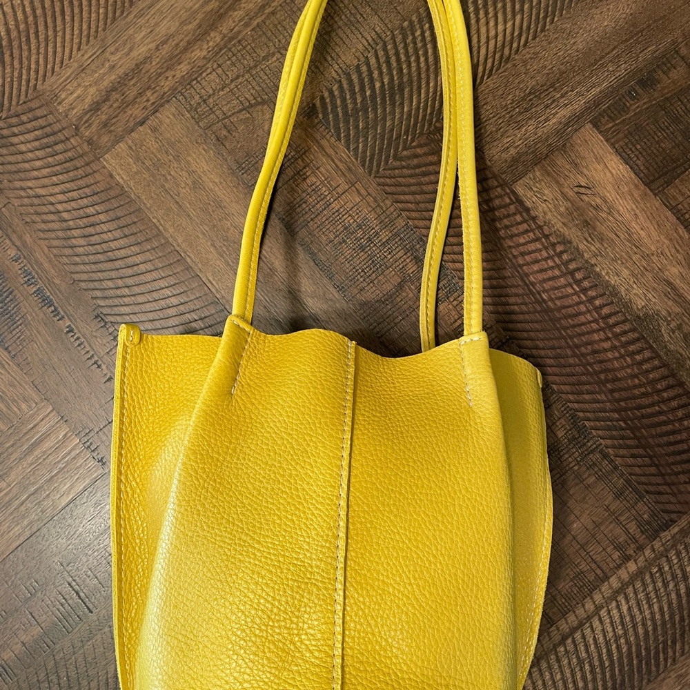 Portland Leather Goods in Naples Devan Leather Tote Bag